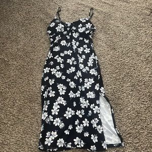 I am selling a no boundaries dress